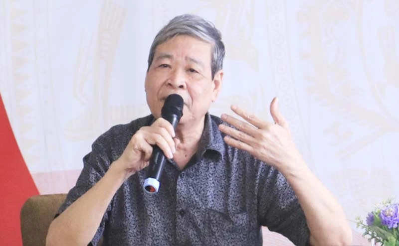 Poet and musician Nguyen Thuy Kha passed away after a long battle with cancer.