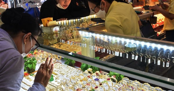 Gold price today, March 13: Very strong increase