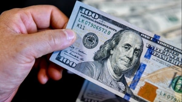 通貨バスケットで米ドルが「輝く」一方、ユーロはピークを失う