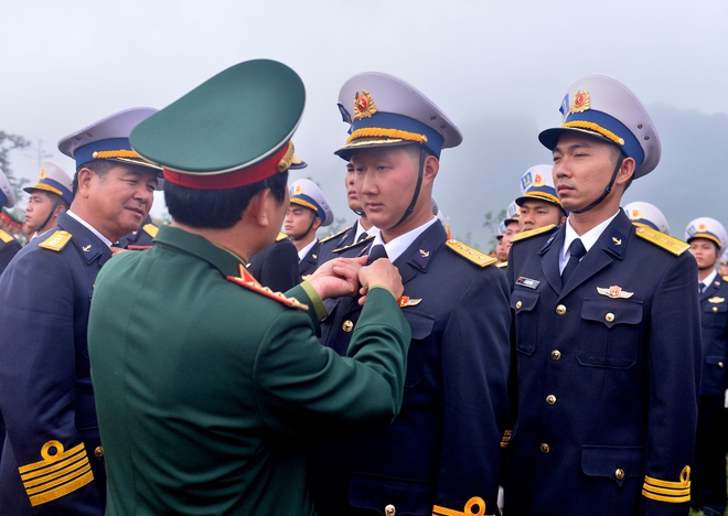 Đại tướng Nguyễn Tân Cương thị sát, tận tay hướng dẫn chiến sĩ diễu binh diễu hành- Ảnh 8.