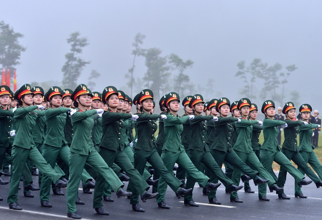 Đại tướng Nguyễn Tân Cương thị sát, tận tay hướng dẫn chiến sĩ diễu binh diễu hành- Ảnh 5.