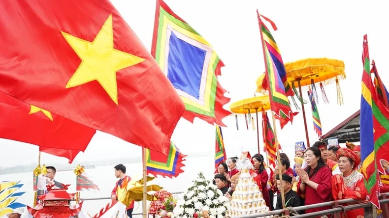 賑やかで国民的アイデンティティが豊かなバッチャン村伝統祭り（写真6）