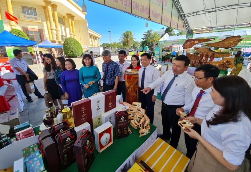 Die Provinz Quang Nam präsentiert an wichtigen Feiertagen wirtschaftliche Erfolge und OCOP-Produkte