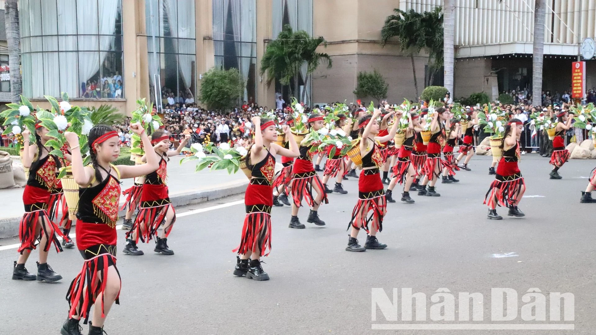 Promoting coffee through Buon Ma Thuot Street Festival photo 3