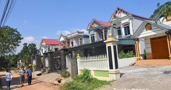 Das Dorf, das das Leben in Tuyen Quang verändert hat, ist ein Dorf voller Auswanderer, Hochhäuser und unzähliger Villen.