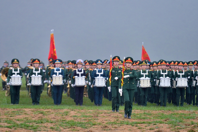 Đại tướng Nguyễn Tân Cương thị sát, tận tay hướng dẫn chiến sĩ diễu binh diễu hành- Ảnh 4.