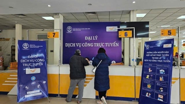 People can apply for ordinary passports at public service agencies.