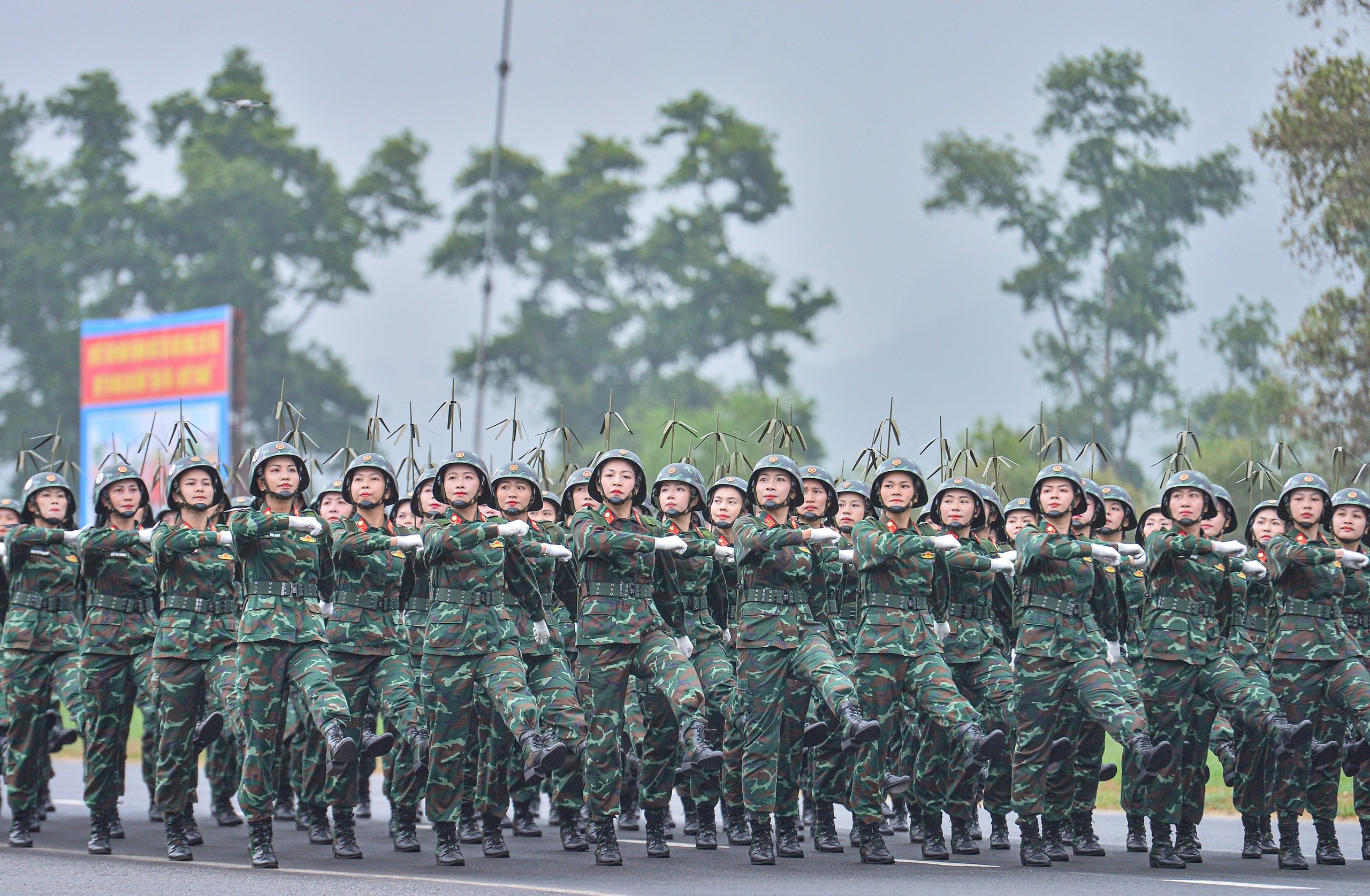 Lá cờ đặc biệt trong buổi hợp luyện kỷ niệm 50 năm thống nhất đất nước- Ảnh 22.