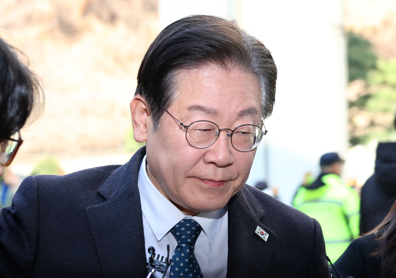 South Korean opposition leader threatened with assassination photo 1