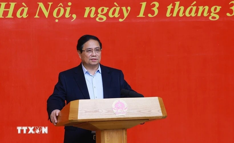 Prime Minister Pham Minh Chinh chairs the fourth meeting of the Socio-Economic Subcommittee. (Photo: Duong Giang/VNA)