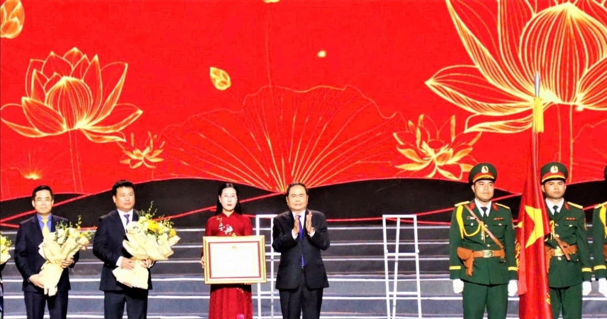 El presidente de la Asamblea Nacional, Tran Thanh Man, asiste al 80º aniversario del levantamiento de Ba To.