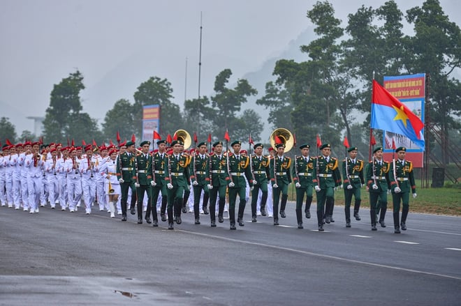 Lá cờ đặc biệt trong buổi hợp luyện kỷ niệm 50 năm thống nhất đất nước- Ảnh 3.