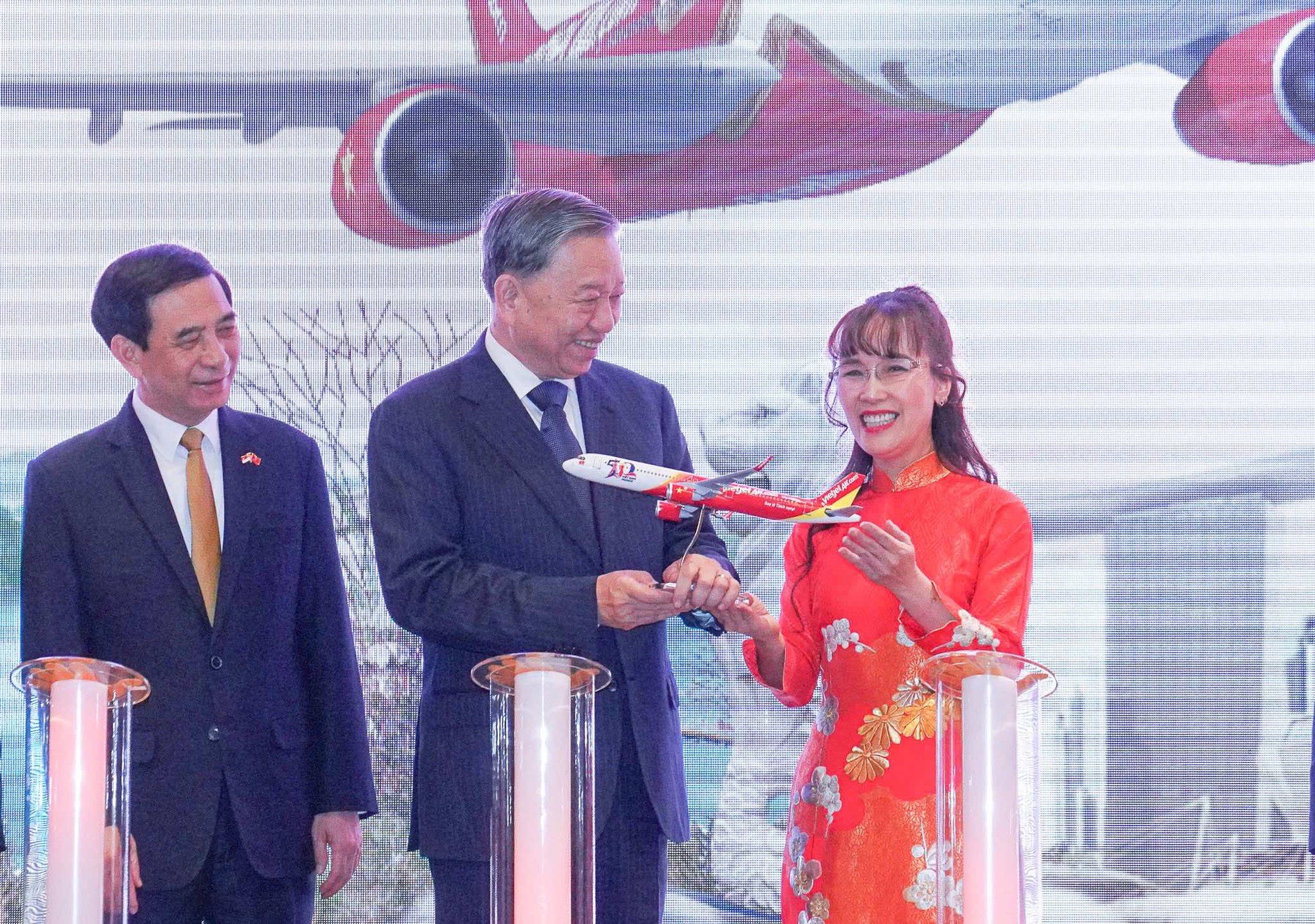 Vietjet ouvre un vol direct de Singapour à Phu Quoc : relier le ciel, faire décoller l'aspiration à la coopération et à la prospérité