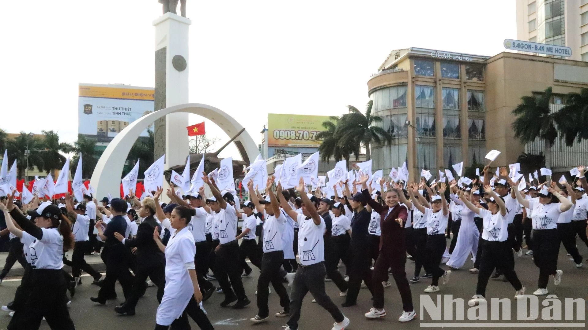 Promoting coffee through Buon Ma Thuot Street Festival photo 1