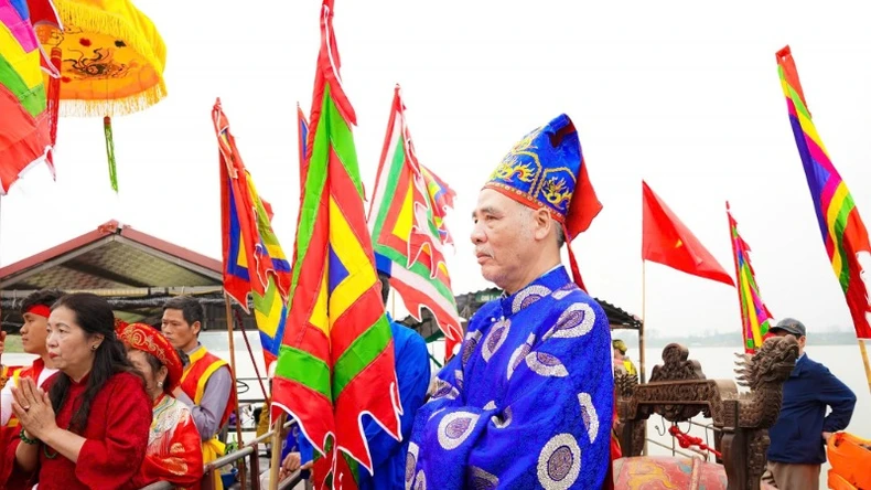 賑やかで国民的アイデンティティが豊かなバッチャン村伝統祭り（写真16）
