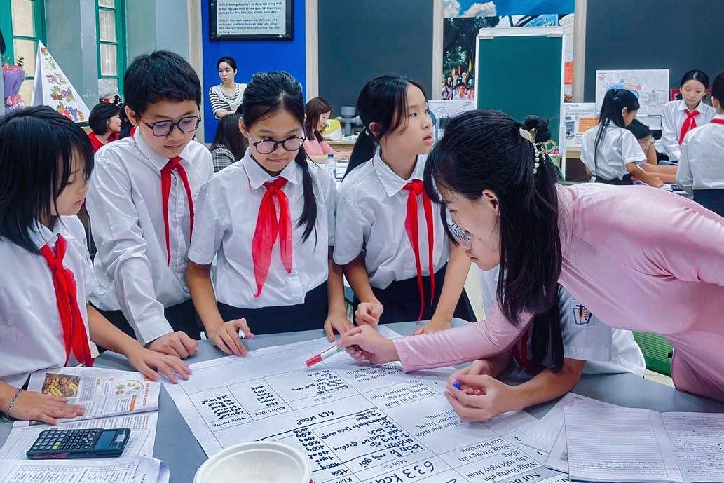 Circular 29 on extra teaching takes effect: 'Zero-VND lessons' launched