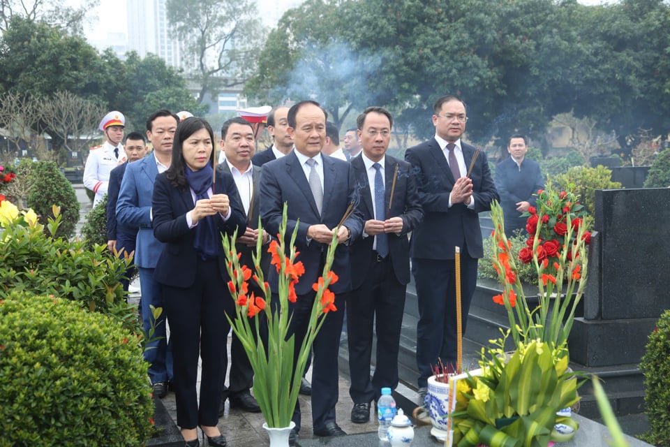 Los líderes de la ciudad de Hanoi prometen continuar promoviendo la tradición del Comité del Partido de la Ciudad para construir una capital culta, civilizada y moderna.