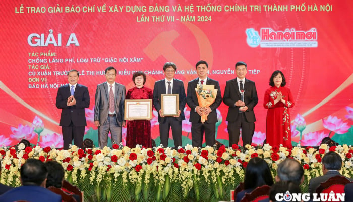 Hanoi honors outstanding journalistic works on Party building and political system