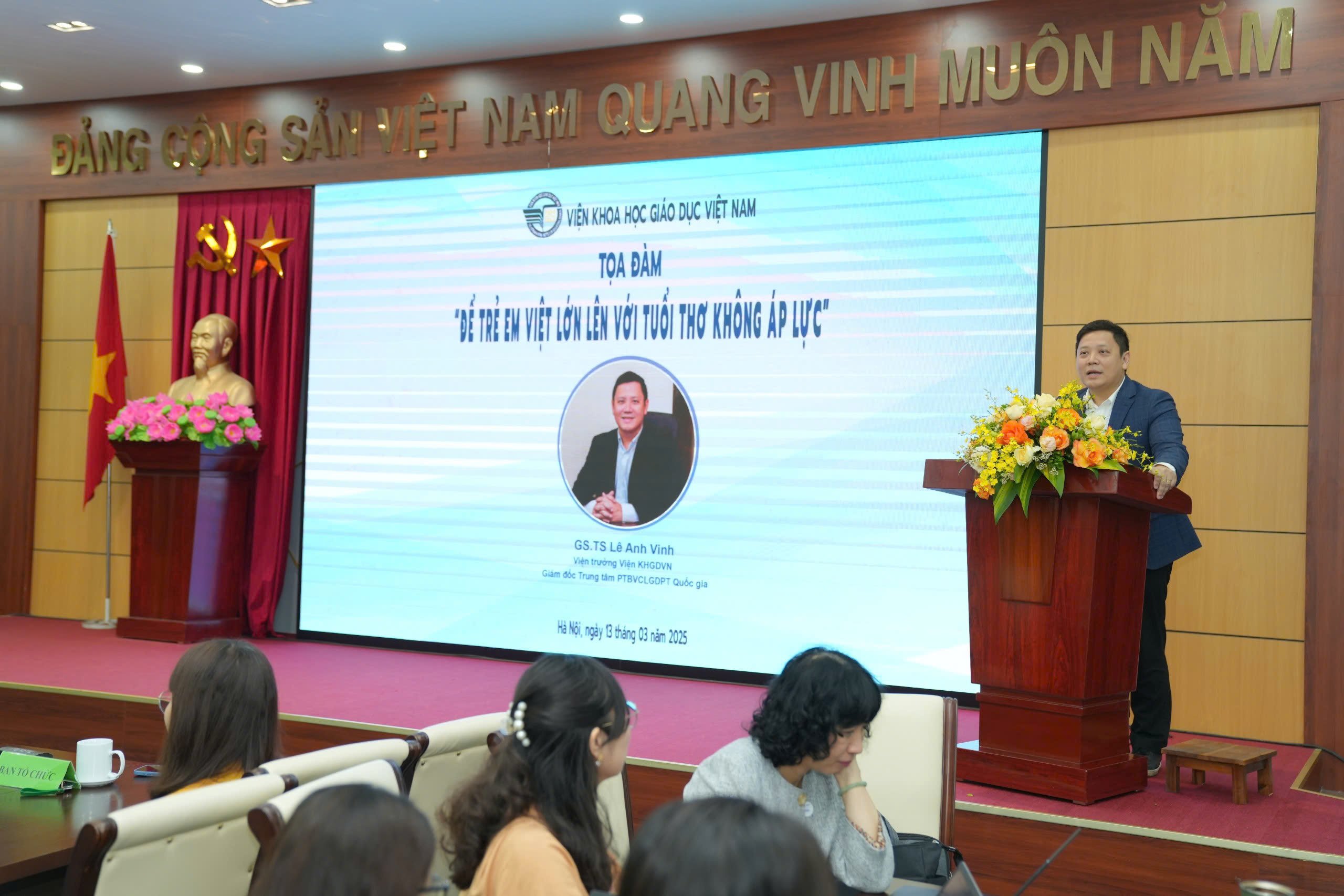 Seminar "Let Vietnamese children grow up with a stress-free childhood"