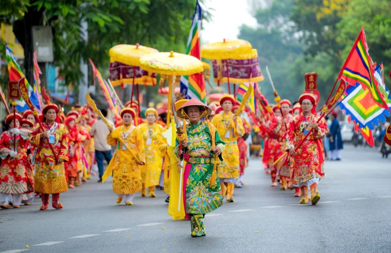 La ciudad de Hue organiza muchas actividades culturales y turísticas en marzo y abril.