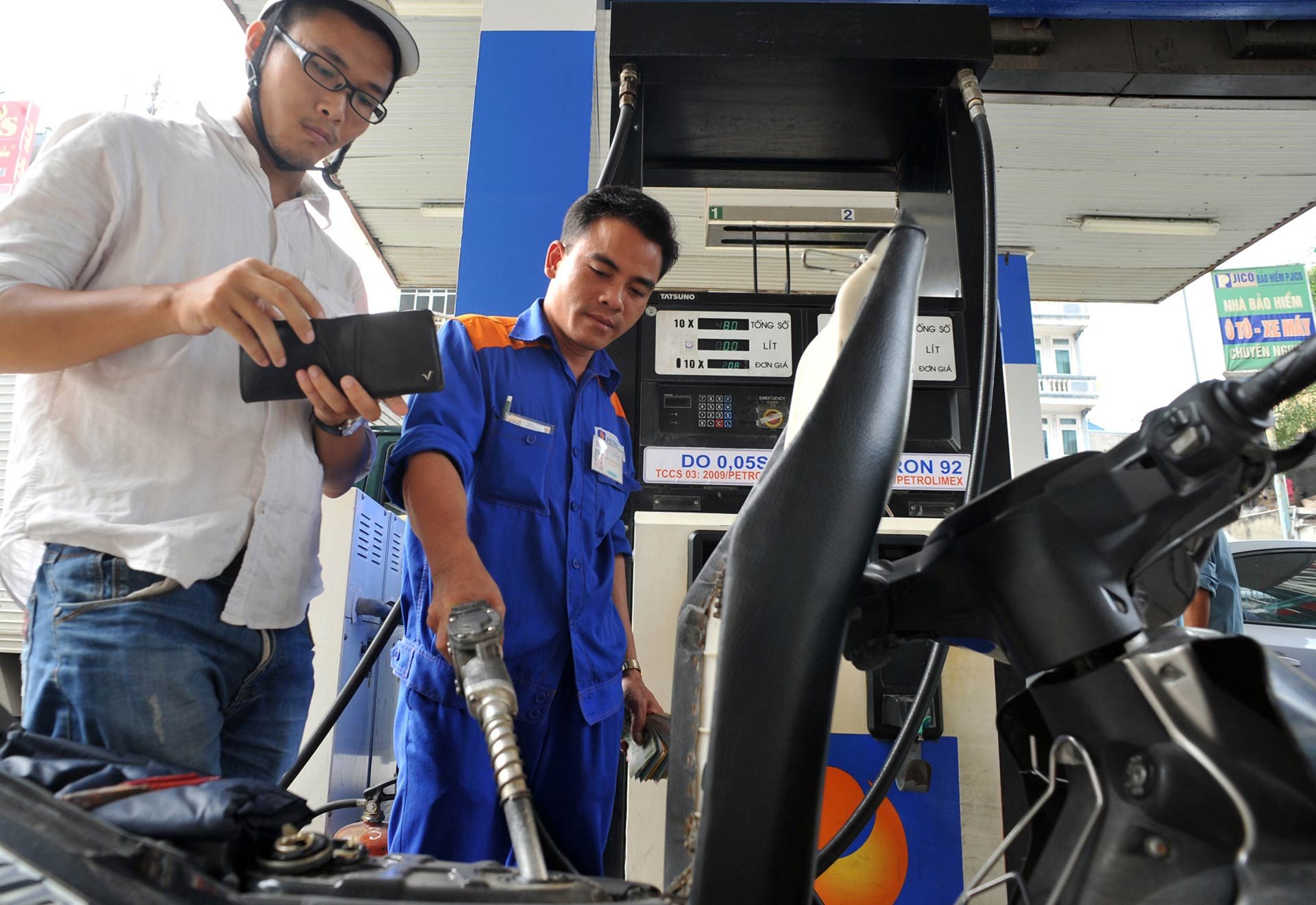 par nam khanh gasoline.jpg