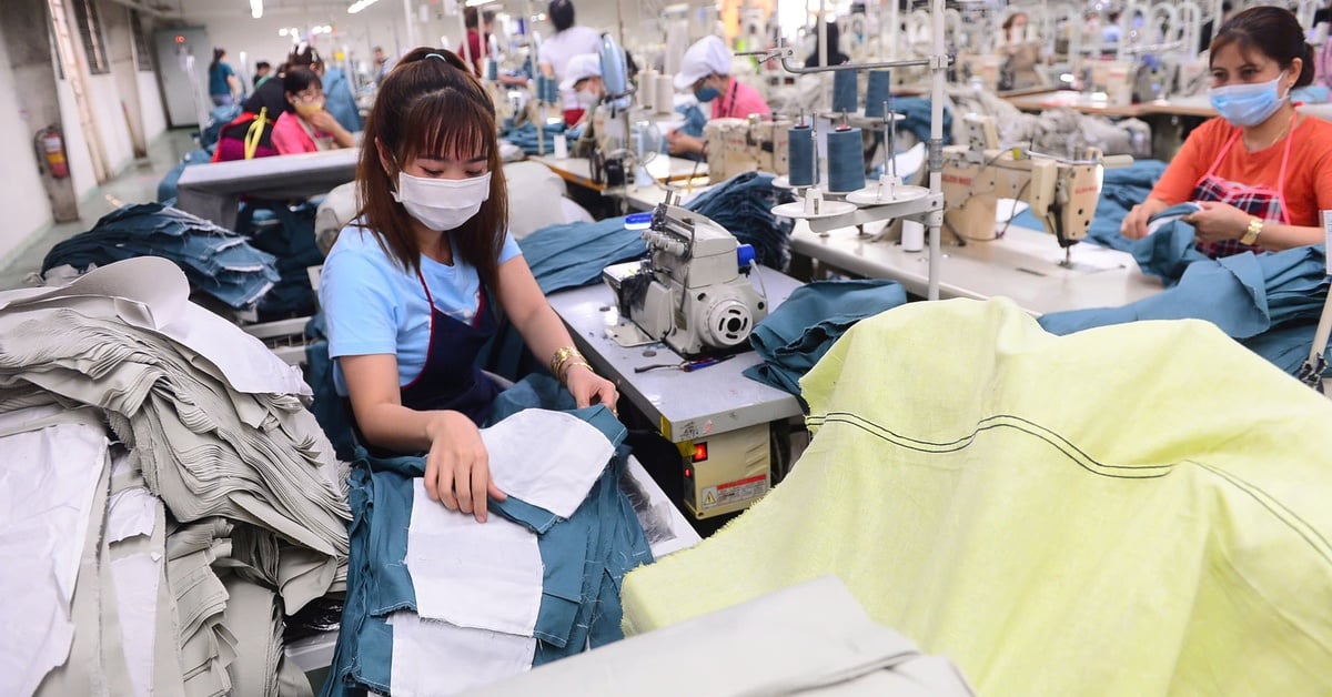 Concerned about slowing exports, experts suggest Vietnam find new growth drivers