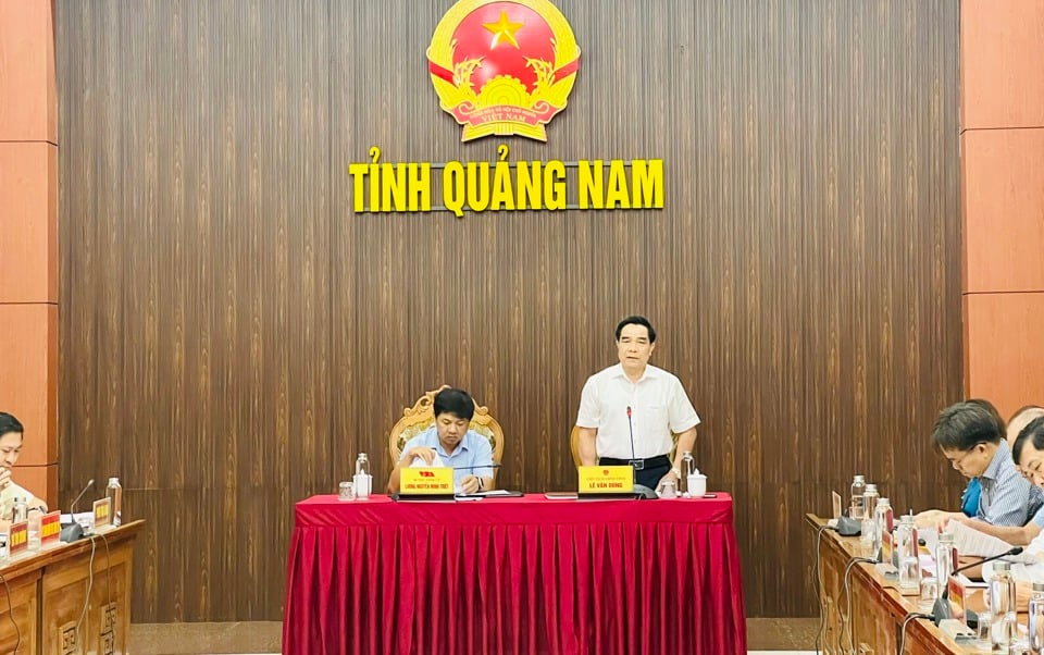 Der Vorsitzende des Volkskomitees der Provinz Quang Nam, Le Van Dung, hielt eine Rede.