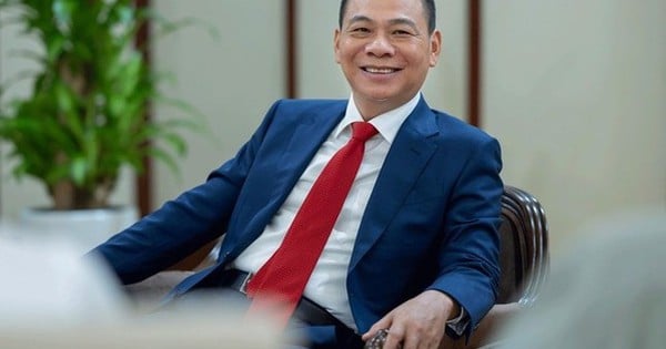 VIC shares reverse the trend, billionaire Pham Nhat Vuong's assets increase by more than 2,000 billion