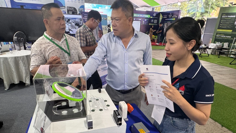 Microchip products from Ho Chi Minh City High-Tech Park are introduced at an exhibition in Ho Chi Minh City in 2024.