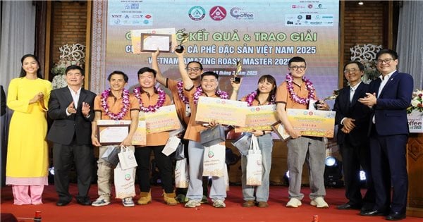 Ceremonia de entrega de premios del Concurso de Tostado de Café Especial de Vietnam 2025