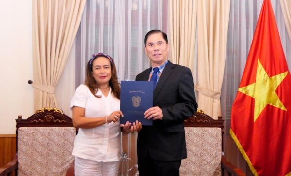 Ministry of Foreign Affairs receives copy of credentials appointing Panamanian Ambassador to Vietnam