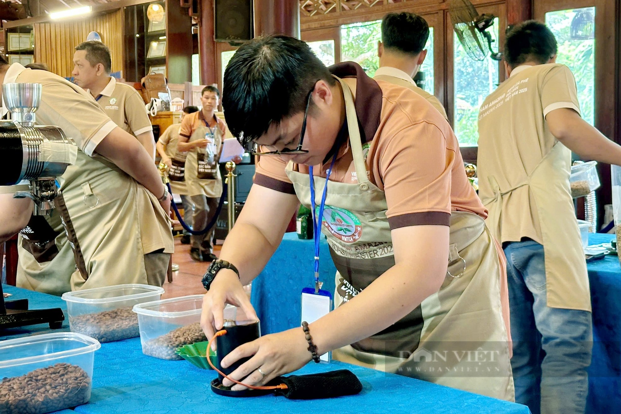 Tìm ra người rang Cà phê Đặc Sản ngon nhất Việt Nam  - Ảnh 2.