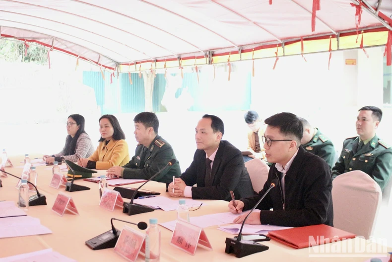 Lang Son (វៀតណាម) និង Thi Bang Tuong ខេត្ត Guangxi (ចិន) ពិភាក្សាអំពីការជំរុញកិច្ចសហប្រតិបត្តិការទេសចរណ៍ឆ្លងព្រំដែន រូបថត ១