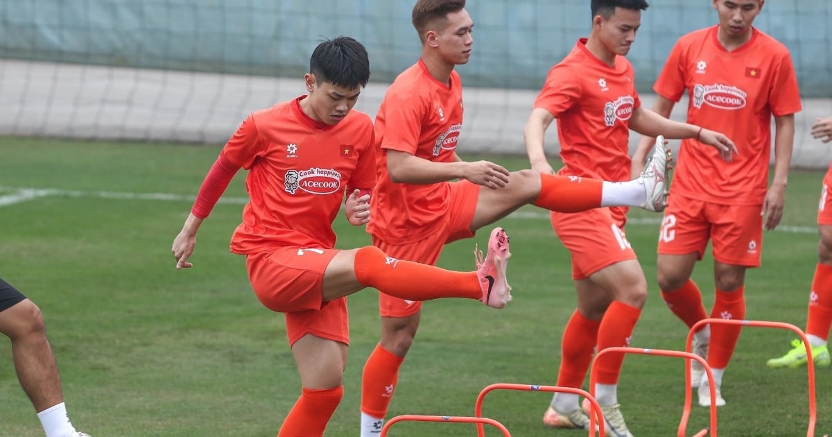 Dinh Bac se lesionó gravemente y se despide de Vietnam Sub-22