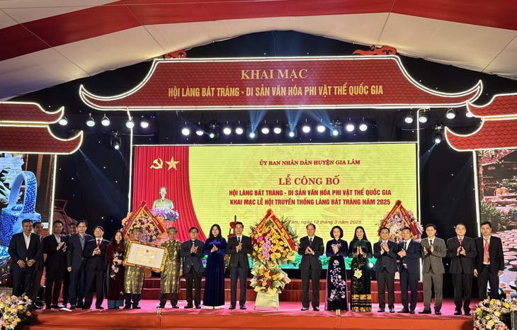 Bat Trang Village Festival becomes National Intangible Cultural Heritage