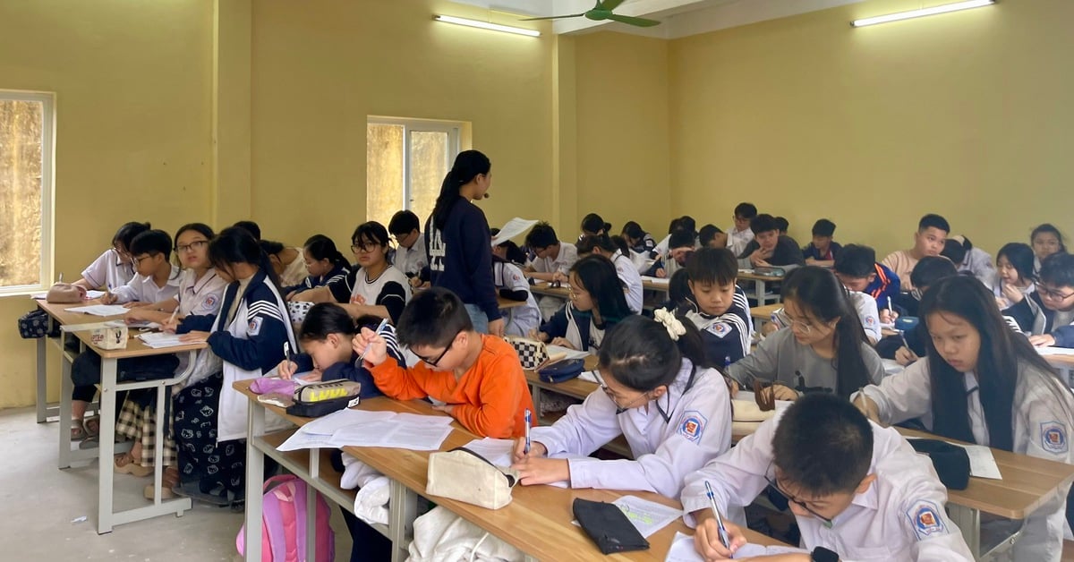 Hai Phong directs to clarify information about law-breaking extra teaching at schools and enterprises