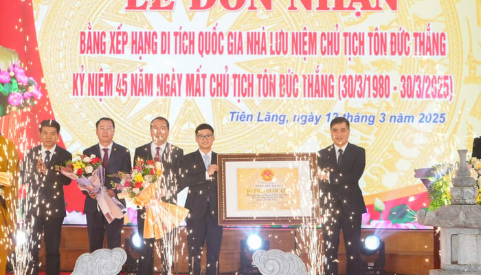 Hai Phong receives National Monument ranking certificate for President Ton Duc Thang Memorial House