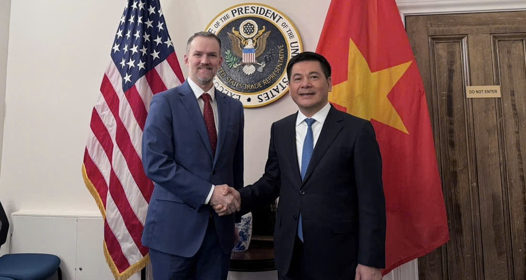 Trabajando con Estados Unidos en materia comercial, el enviado especial del Primer Ministro presenta las opiniones de Vietnam