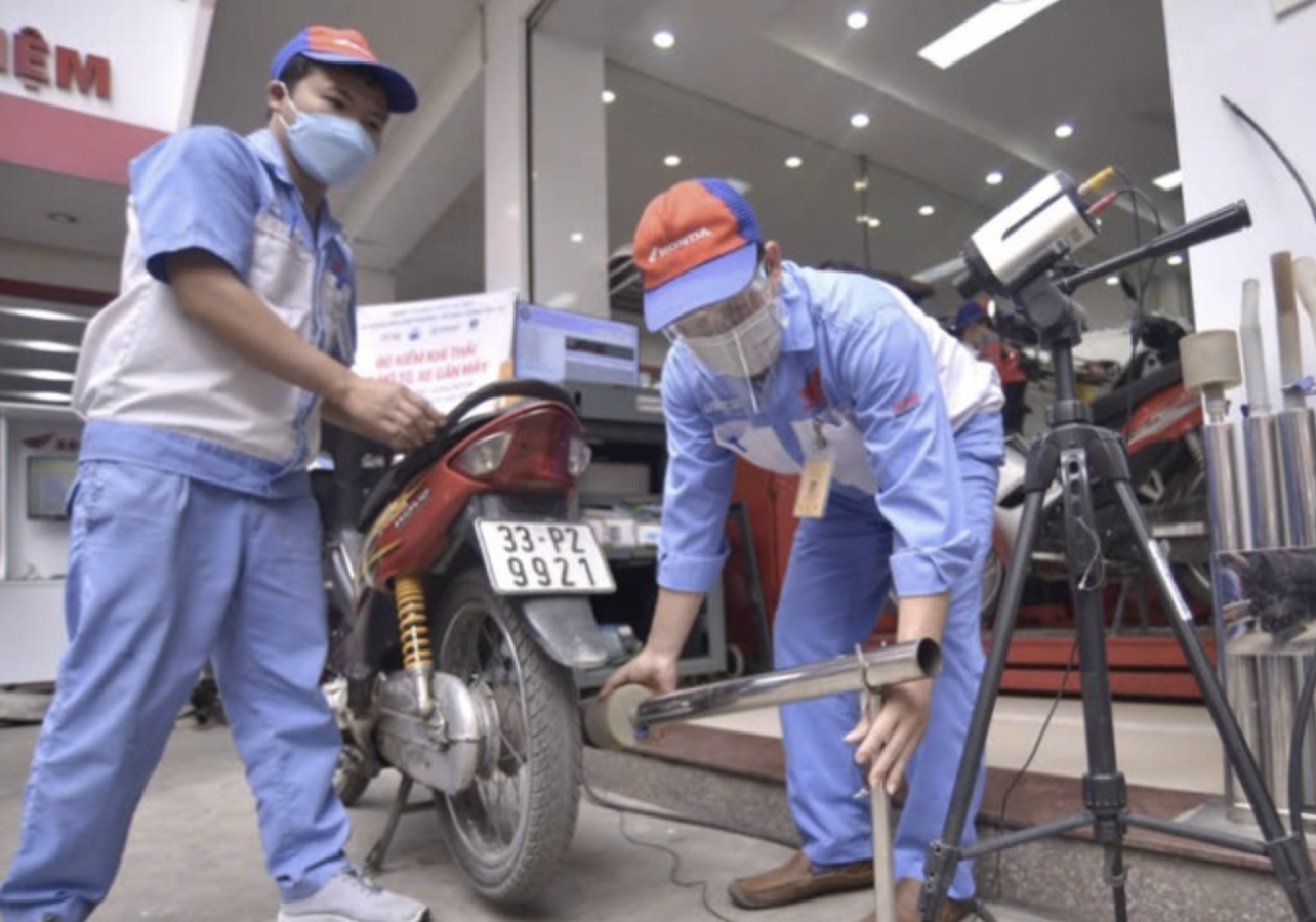 Thời gian tới, có thể xe máy phải được kiểm định khí thải trước khi lưu thôngẢnh: LÊ TƯƠI