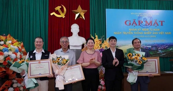 Phu Tho organiza una reunión para celebrar el 72 aniversario del Día de la Tradición Fotográfica de Vietnam