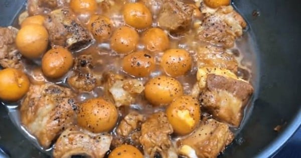 Some ways to make super delicious, soft and fragrant braised pork ribs with quail eggs at home