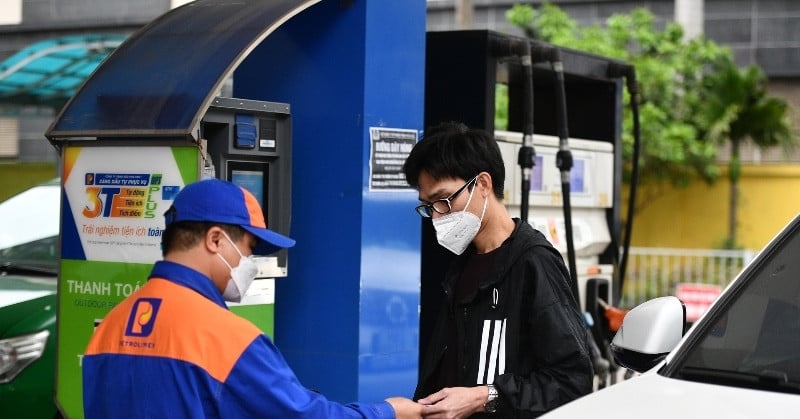 Petrolimex는 설립 14년 만에 라오스의 한 회사의 모든 자본을 매각하려고 합니다.