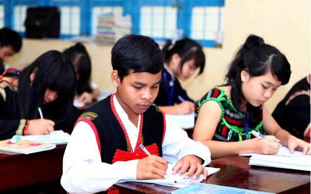 Học sinh bán trú, học viên bán trú được hỗ trợ tiền ăn, ở, hỗ trợ gạo.  