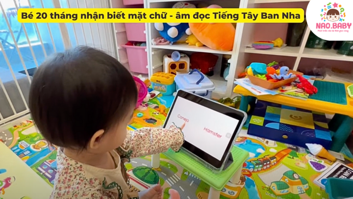 Thiên Hy 20 tháng tuổi học tráo thẻ công nghệ Nao.Baby