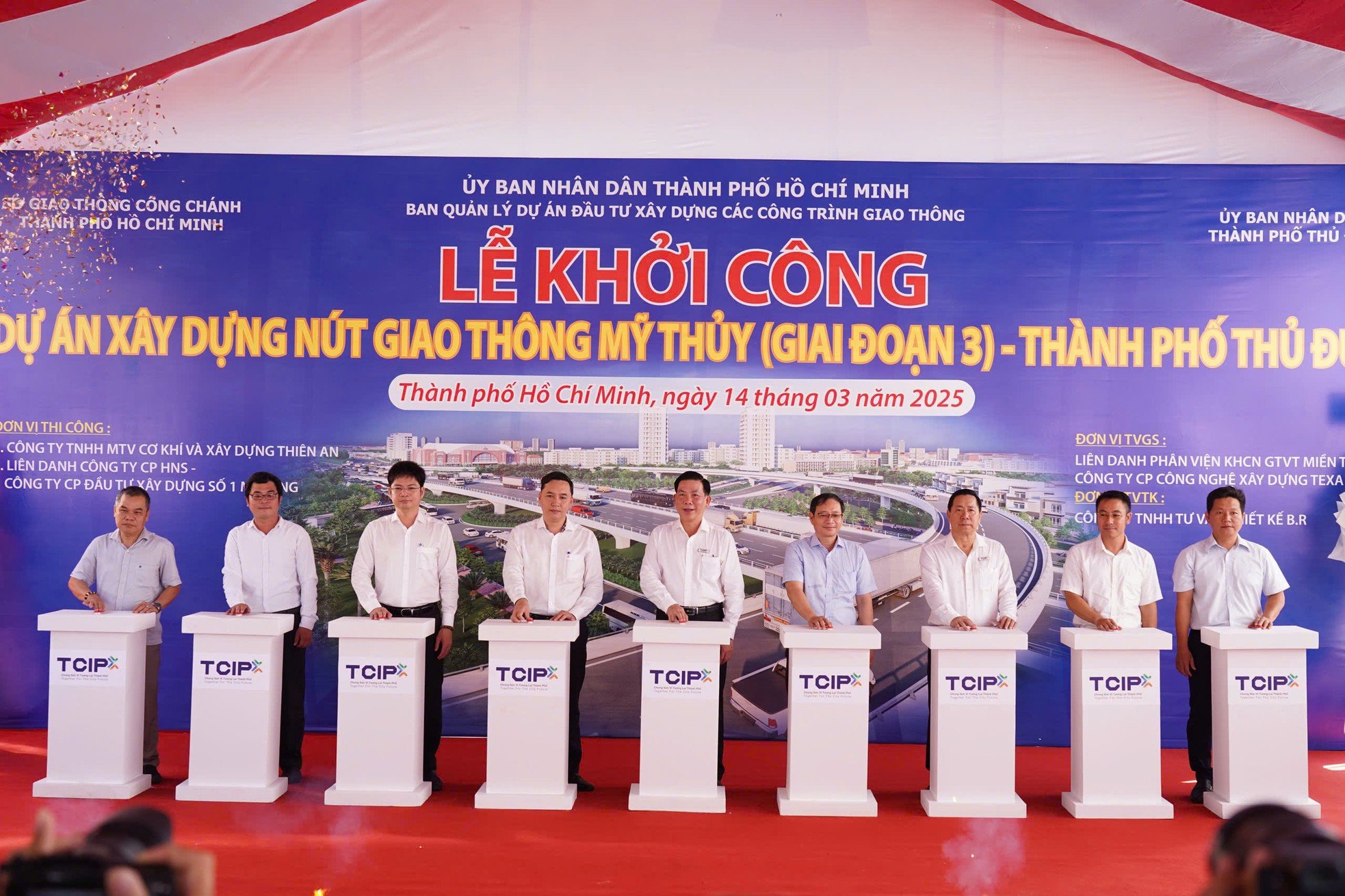 Khởi công hai cầu vượt nút giao thông Mỹ Thủy ảnh 1