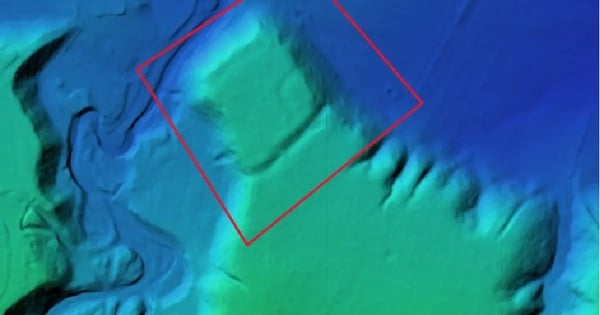 Laserscanning: Mitten im Dschungel erscheint ein „Geisterviereck“.