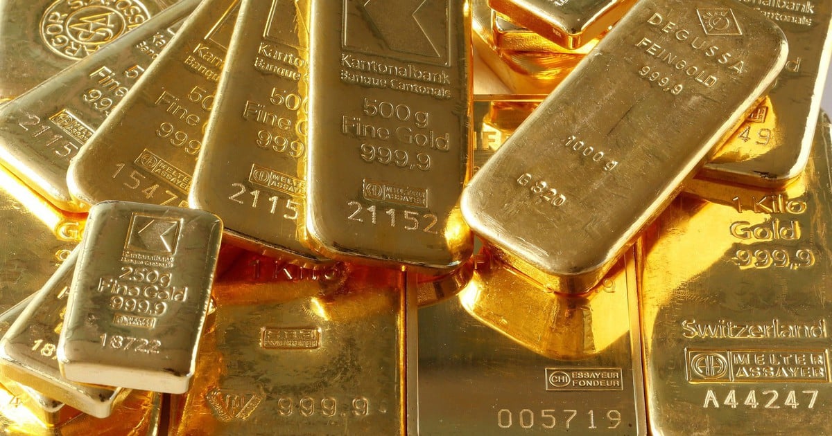 Le prix mondial de l'or dépasse pour la première fois la barre des 3 000 USD