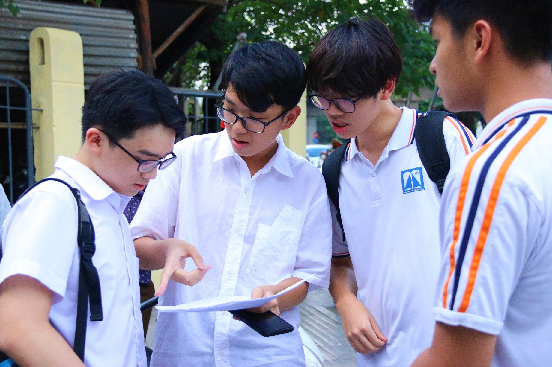 Department of Education and Training of many provinces proposed to support tens of billions of VND for free extra teaching