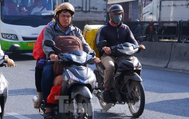 Ho Chi Minh City hot weekend, UV index at very high level photo 1
