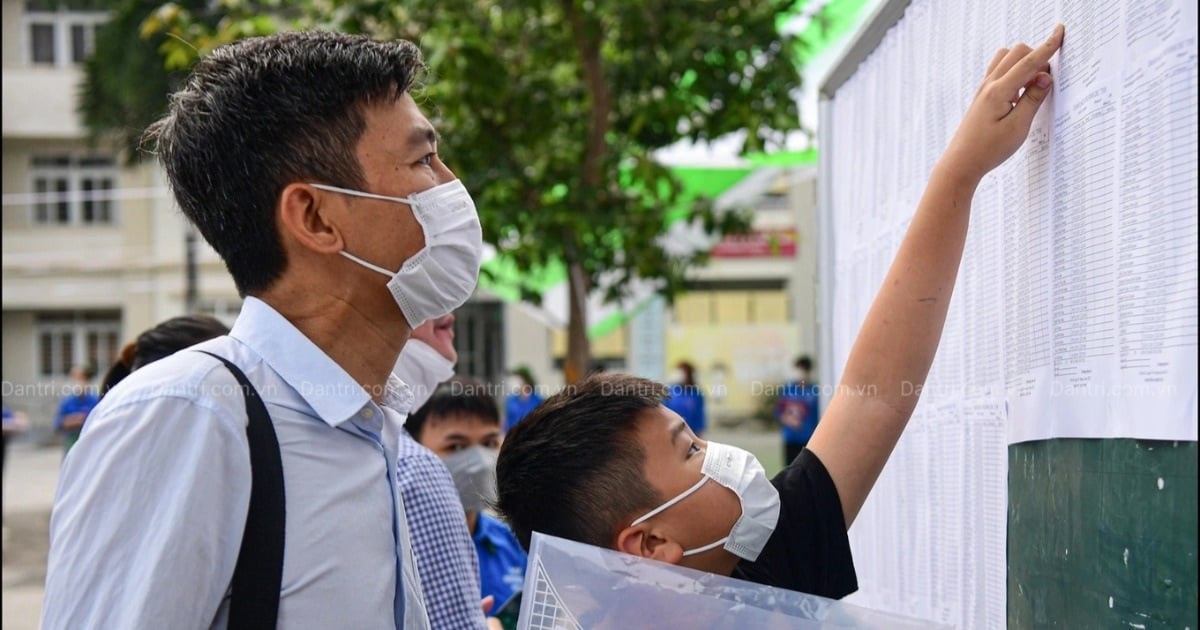 Hanoi: Private schools are not allowed to enroll in grades 1 and 6 before May 31.